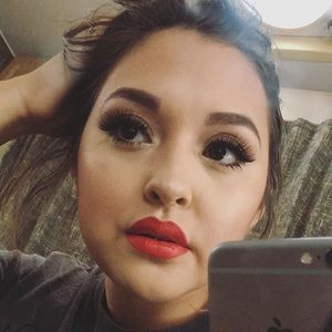 Meet your Posher, Alisha